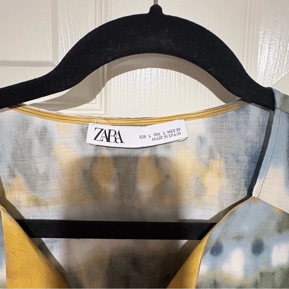 Blouse - Picture 2 of 3